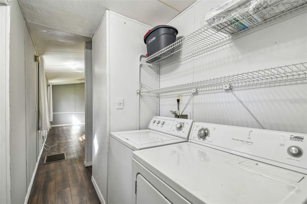 For Sale: $189,000 (2 beds, 2 baths, 980 Square Feet)