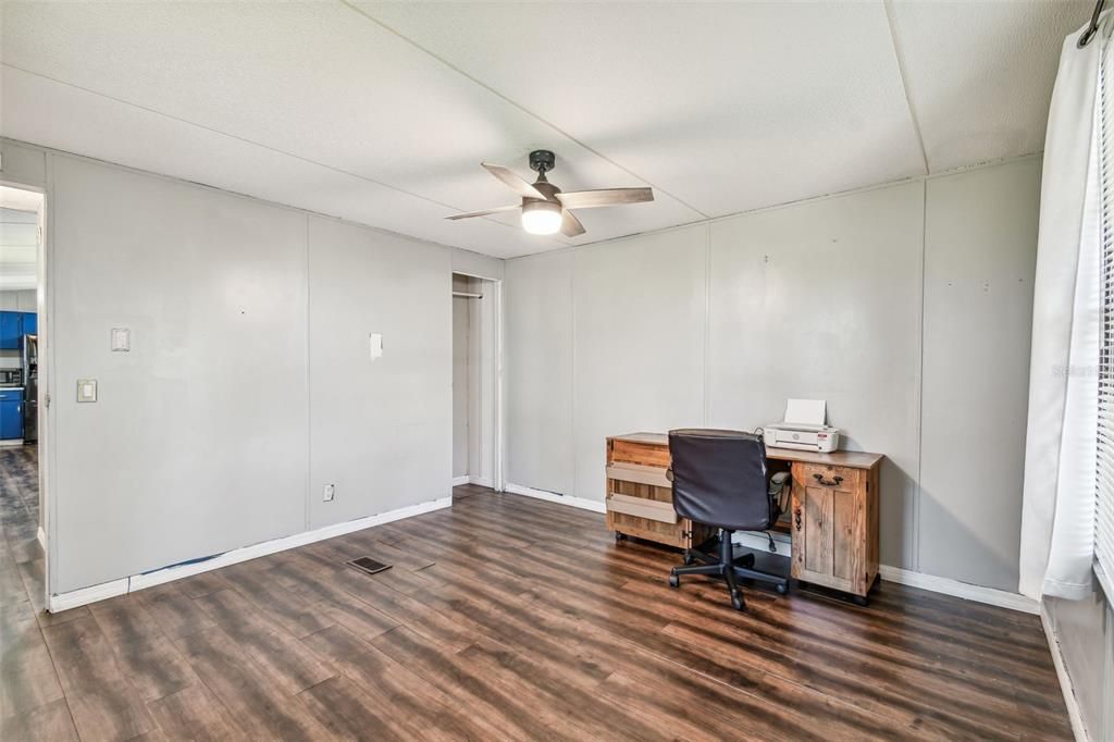 For Sale: $189,000 (2 beds, 2 baths, 980 Square Feet)