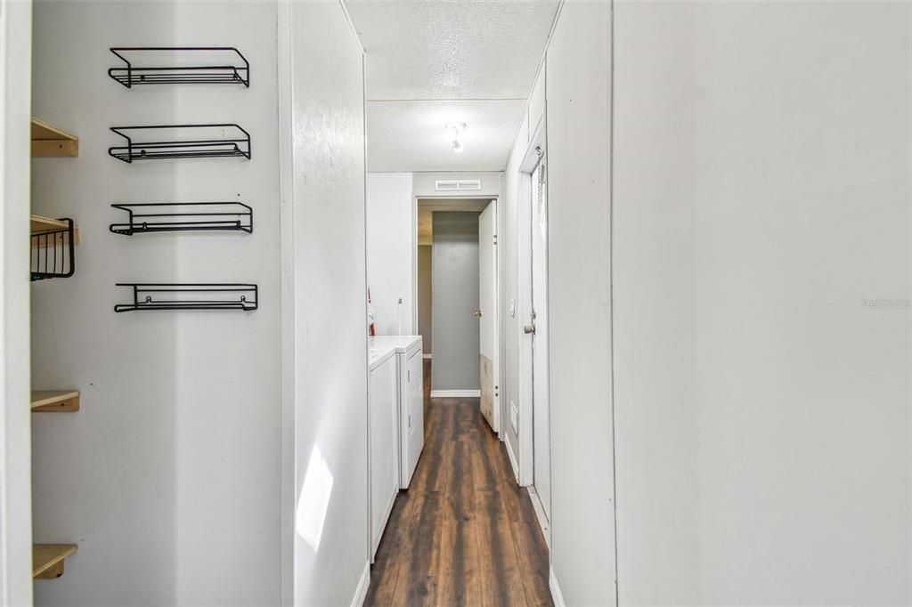 For Sale: $189,000 (2 beds, 2 baths, 980 Square Feet)