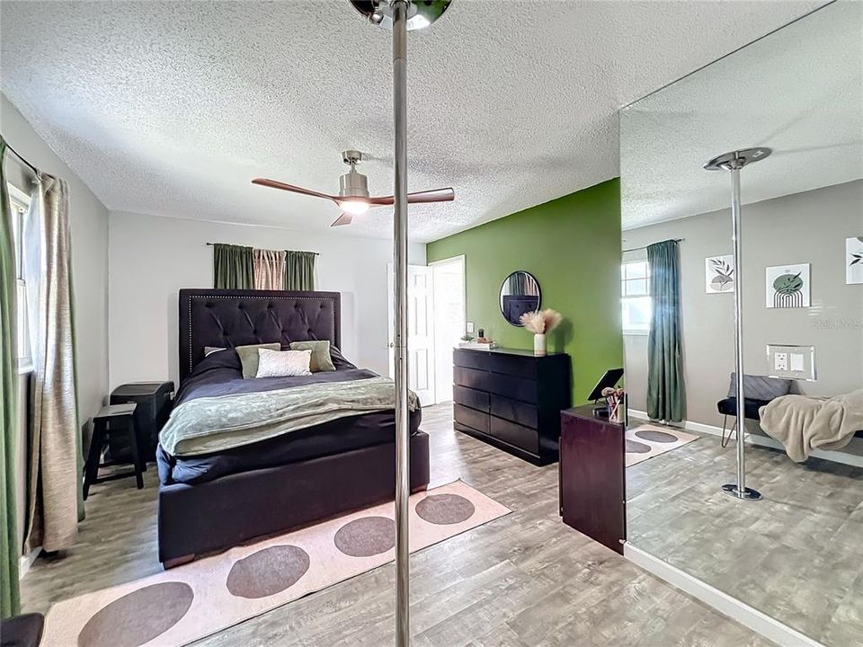 For Sale: $314,900 (3 beds, 1 baths, 1326 Square Feet)