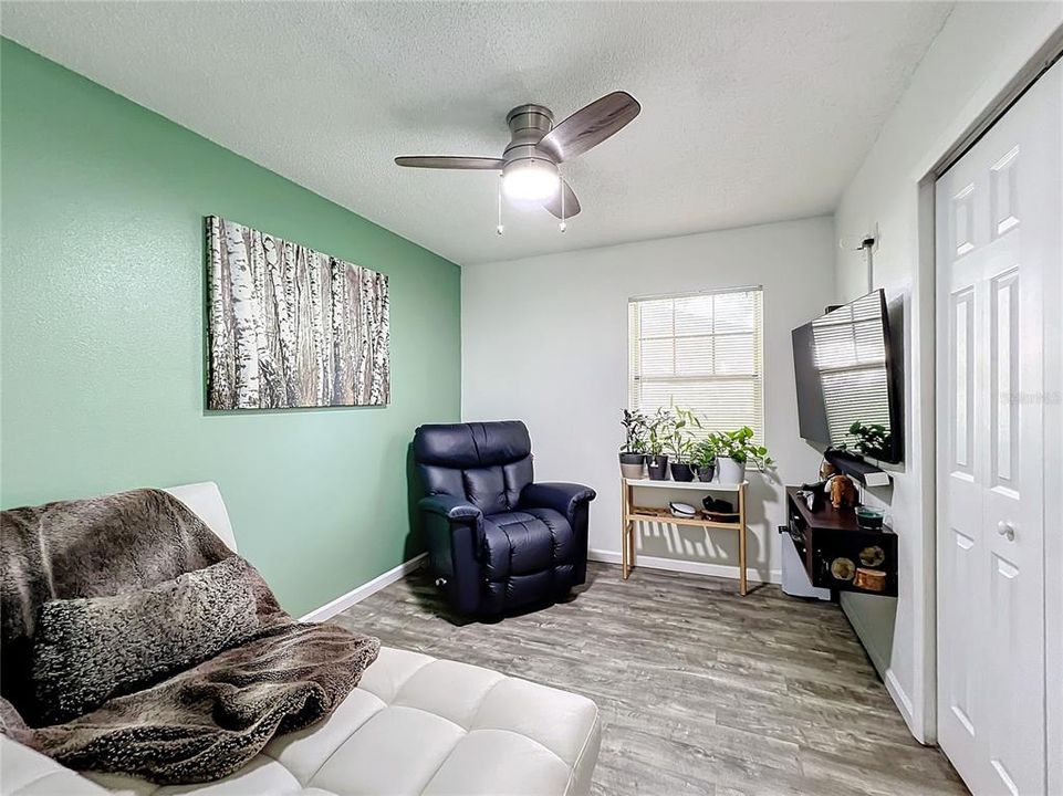 For Sale: $314,900 (3 beds, 1 baths, 1326 Square Feet)