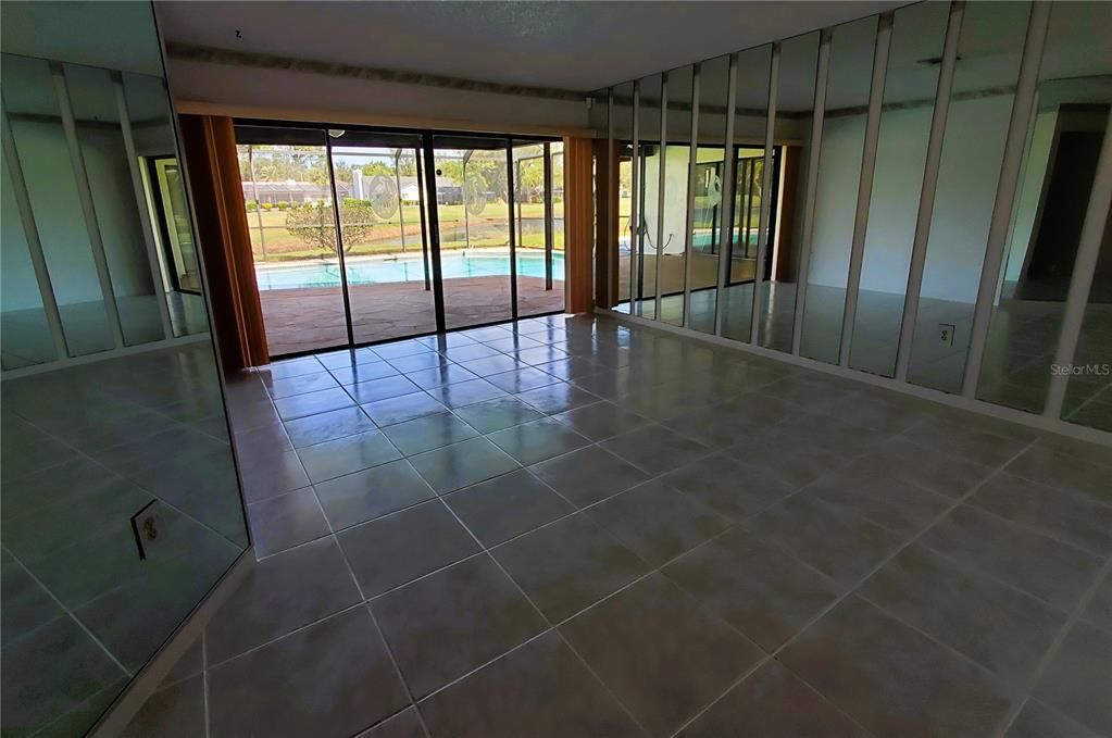 En Venta: $529,000 (3 camas, 2 baños, 1953 Pies cuadrados)