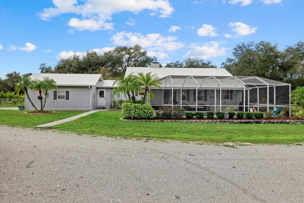 Active With Contract: $750,000 (3 beds, 2 baths, 1682 Square Feet)