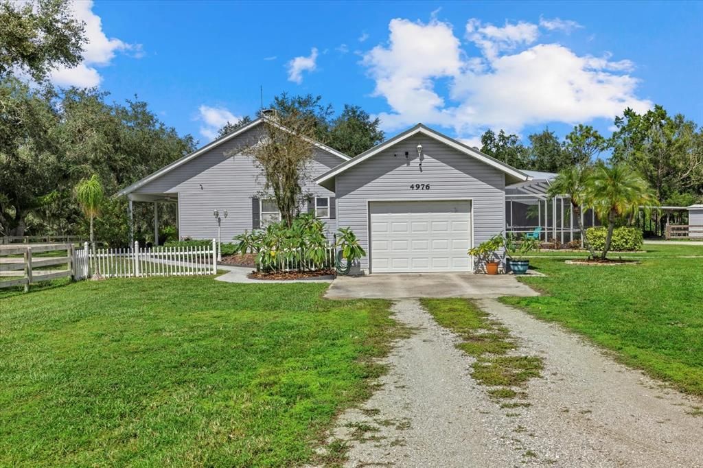 Active With Contract: $750,000 (3 beds, 2 baths, 1682 Square Feet)