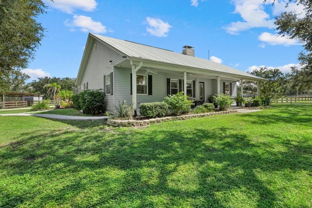 Active With Contract: $750,000 (3 beds, 2 baths, 1682 Square Feet)