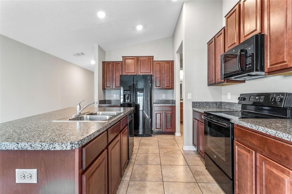 For Rent: $2,175 (3 beds, 2 baths, 1451 Square Feet)