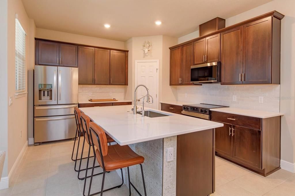 Kitchen with Breakfast Bar