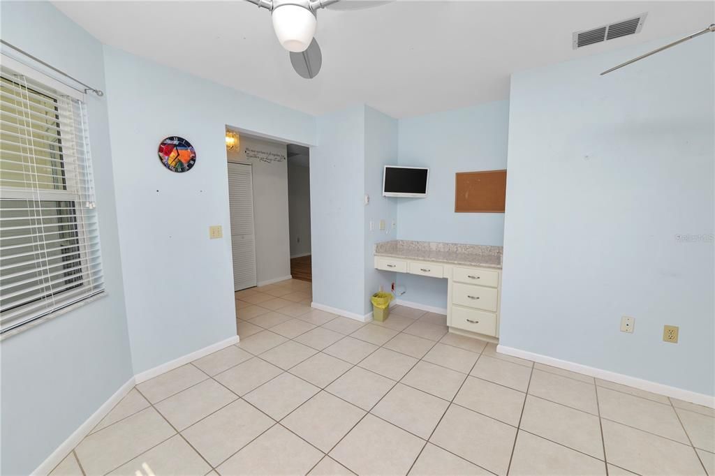 For Sale: $315,000 (2 beds, 2 baths, 1699 Square Feet)