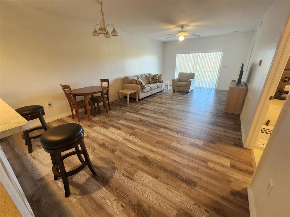 For Sale: $165,000 (2 beds, 2 baths, 1157 Square Feet)