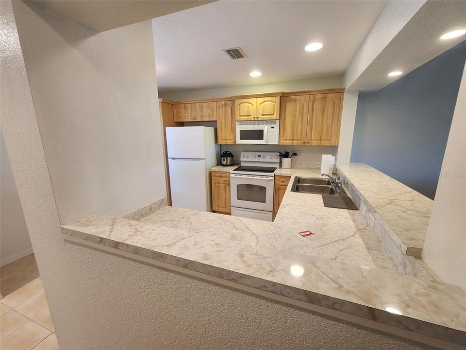 For Sale: $165,000 (2 beds, 2 baths, 1157 Square Feet)