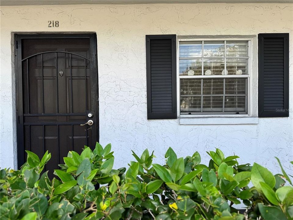 Active With Contract: $124,000 (1 beds, 1 baths, 725 Square Feet)