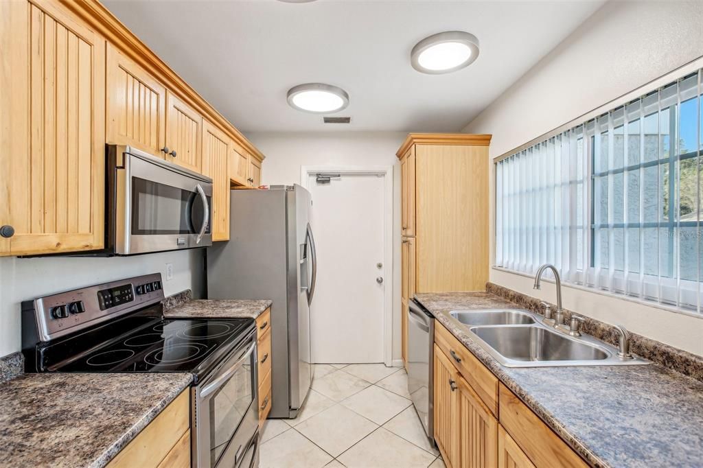 For Sale: $234,900 (3 beds, 2 baths, 1272 Square Feet)