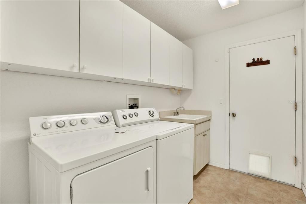 For Sale: $339,000 (3 beds, 2 baths, 1853 Square Feet)