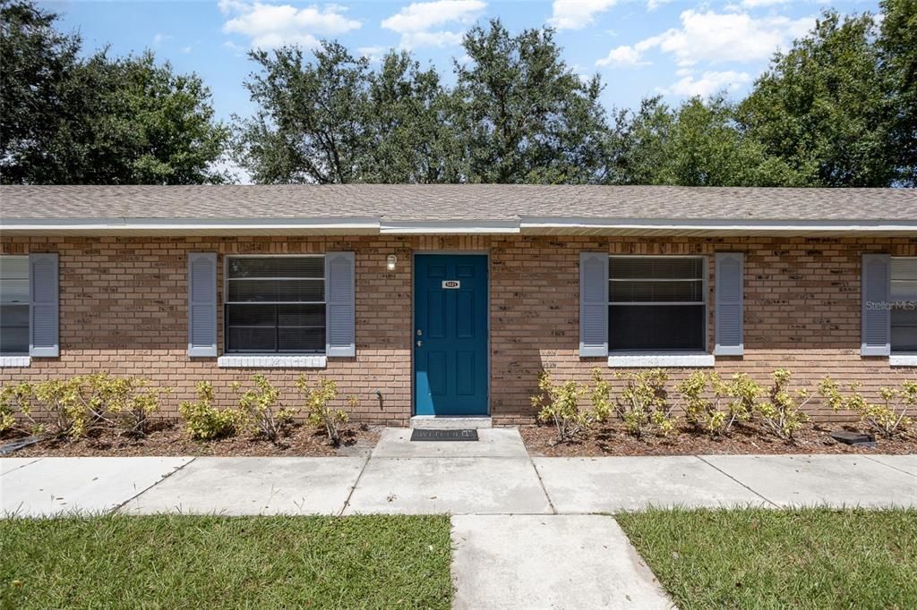 For Rent: $1,565 (2 beds, 1 baths, 830 Square Feet)