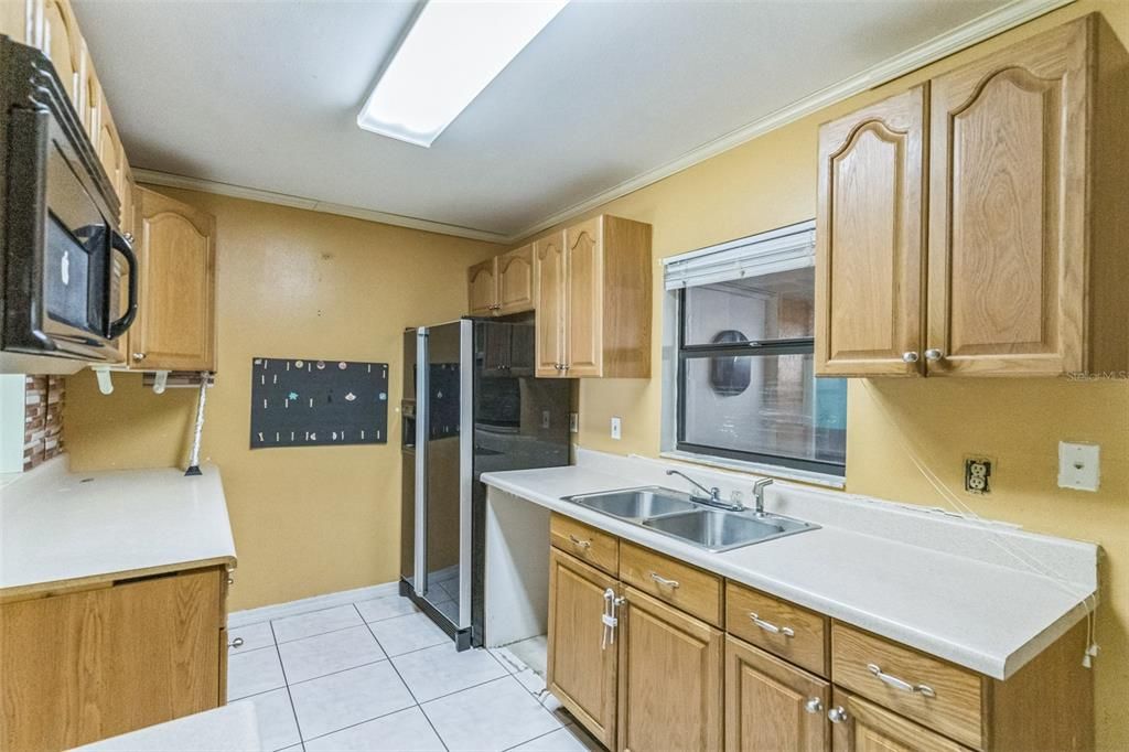 For Sale: $185,000 (3 beds, 2 baths, 1307 Square Feet)