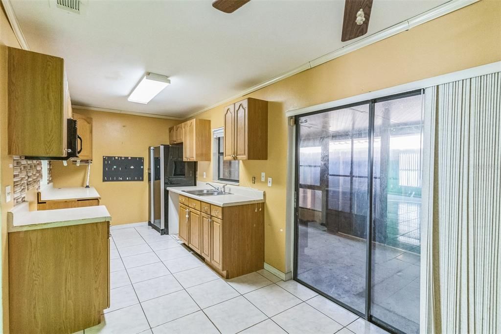 For Sale: $185,000 (3 beds, 2 baths, 1307 Square Feet)