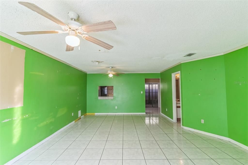 For Sale: $185,000 (3 beds, 2 baths, 1307 Square Feet)