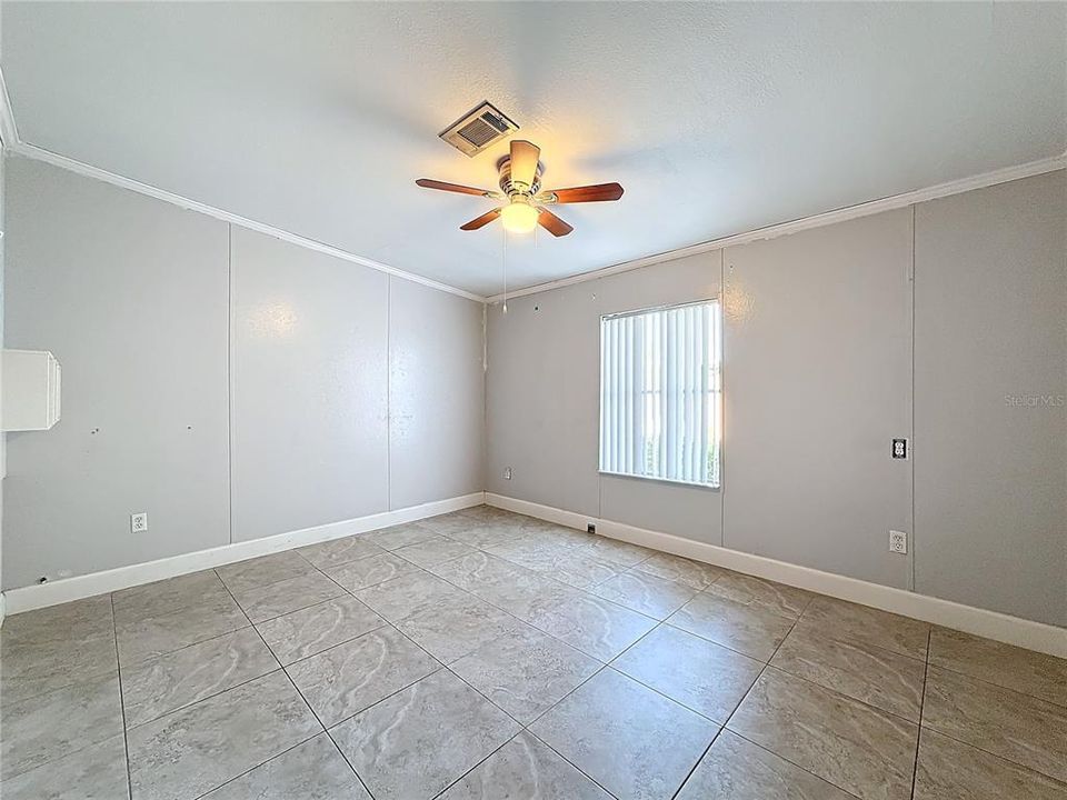 For Sale: $260,000 (4 beds, 2 baths, 1430 Square Feet)