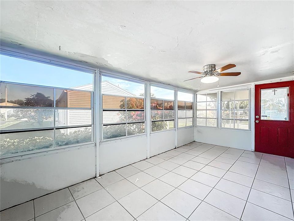 For Sale: $260,000 (4 beds, 2 baths, 1430 Square Feet)