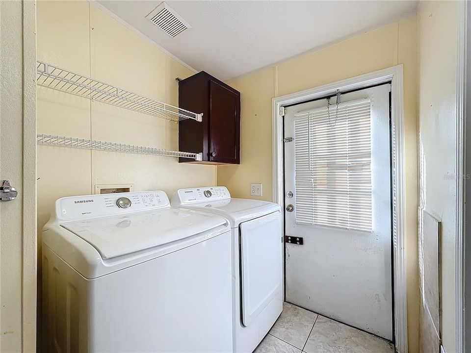 For Sale: $260,000 (4 beds, 2 baths, 1430 Square Feet)