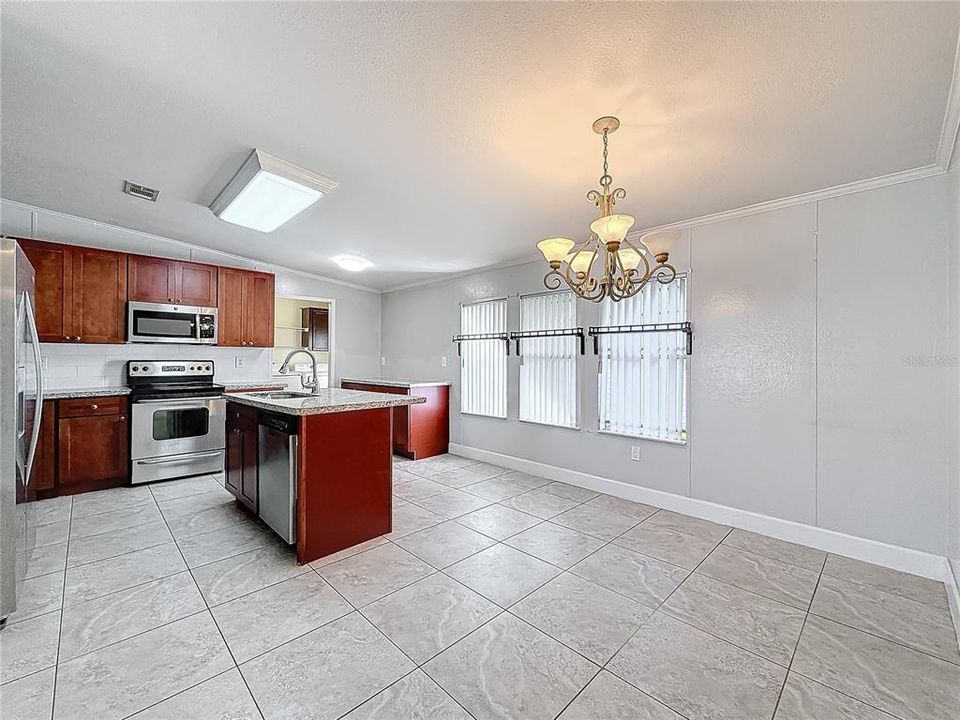 For Sale: $260,000 (4 beds, 2 baths, 1430 Square Feet)