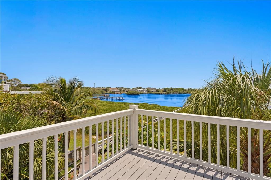 2nd Floor balcony overlooking backyard