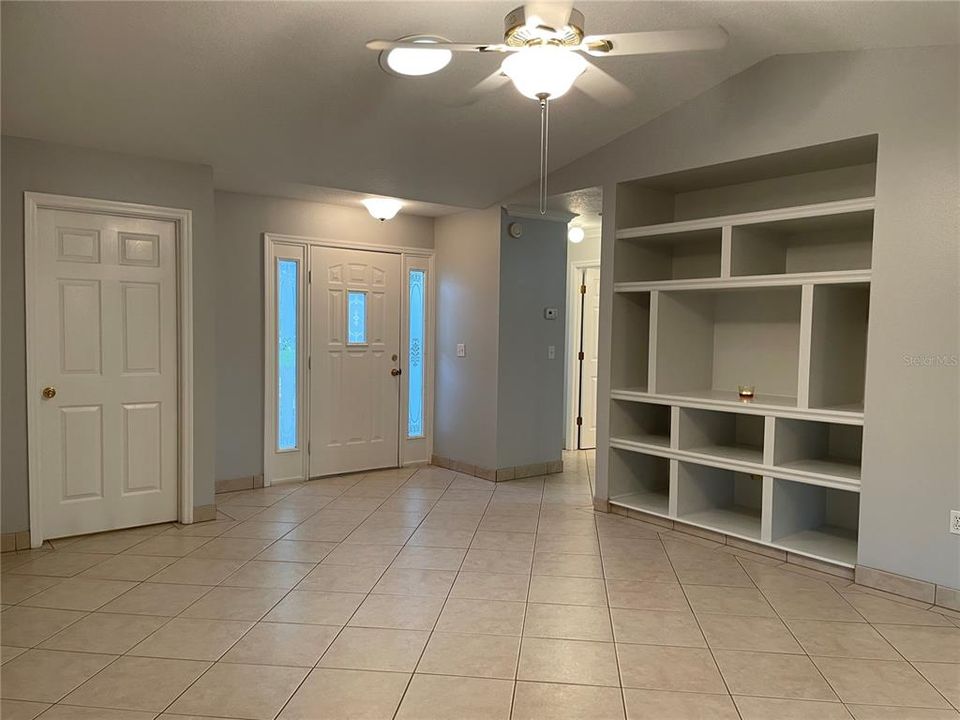 For Rent: $2,400 (2 beds, 2 baths, 1430 Square Feet)