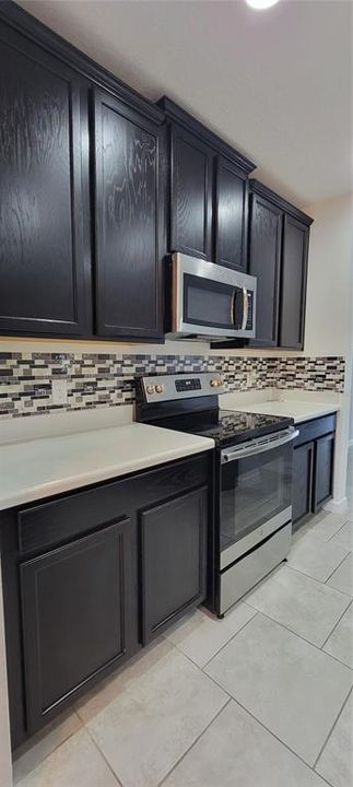 For Rent: $2,400 (3 beds, 2 baths, 1704 Square Feet)