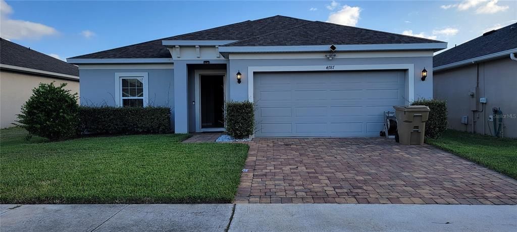 For Rent: $2,400 (3 beds, 2 baths, 1704 Square Feet)