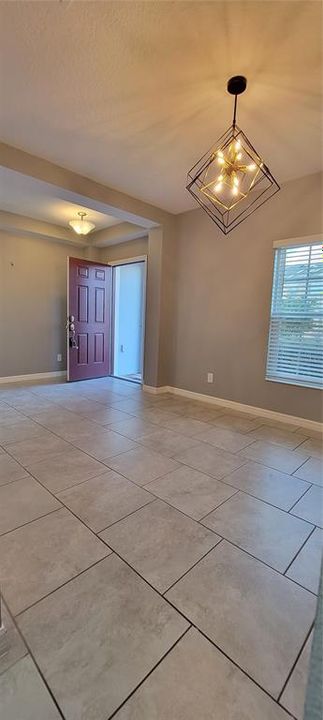 For Rent: $2,400 (3 beds, 2 baths, 1704 Square Feet)