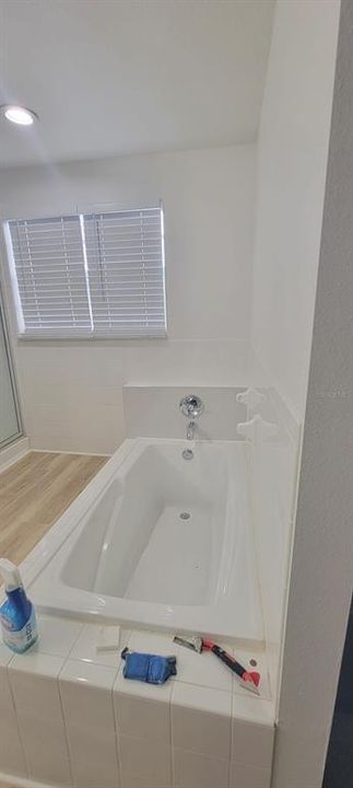 For Rent: $2,200 (3 beds, 2 baths, 1881 Square Feet)