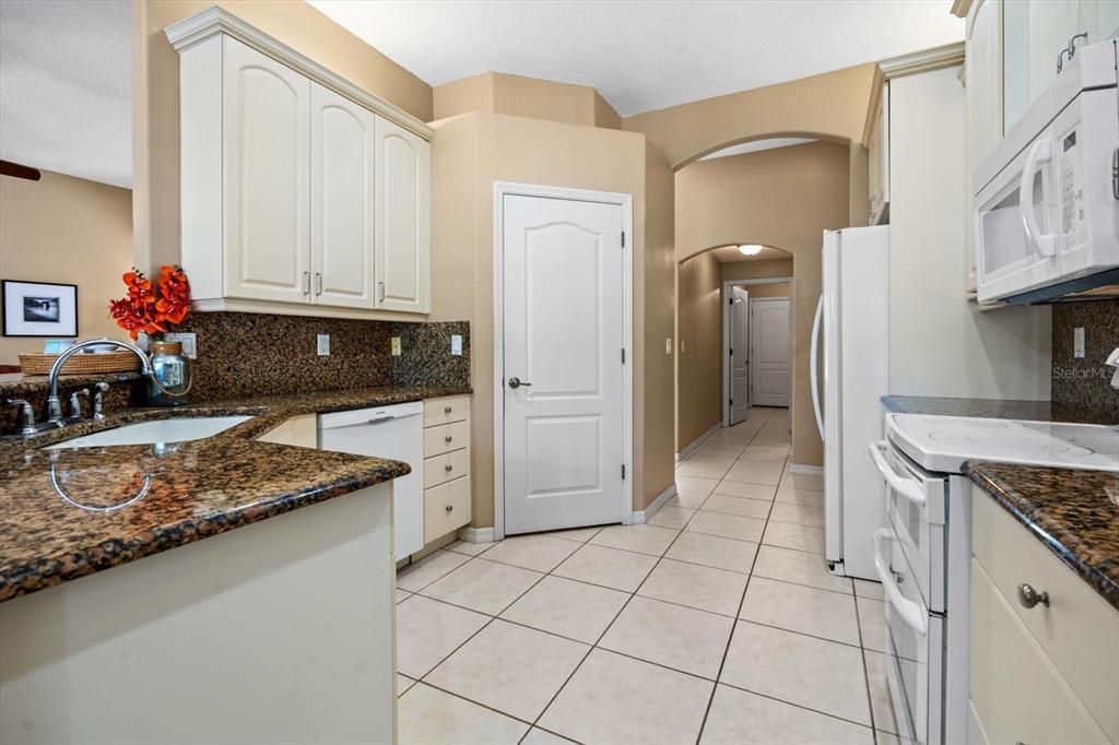 Active With Contract: $439,000 (4 beds, 2 baths, 2284 Square Feet)