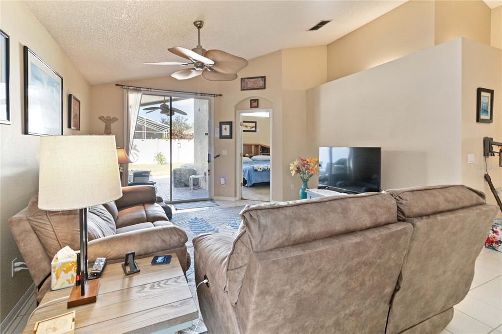 For Sale: $395,900 (4 beds, 2 baths, 1817 Square Feet)