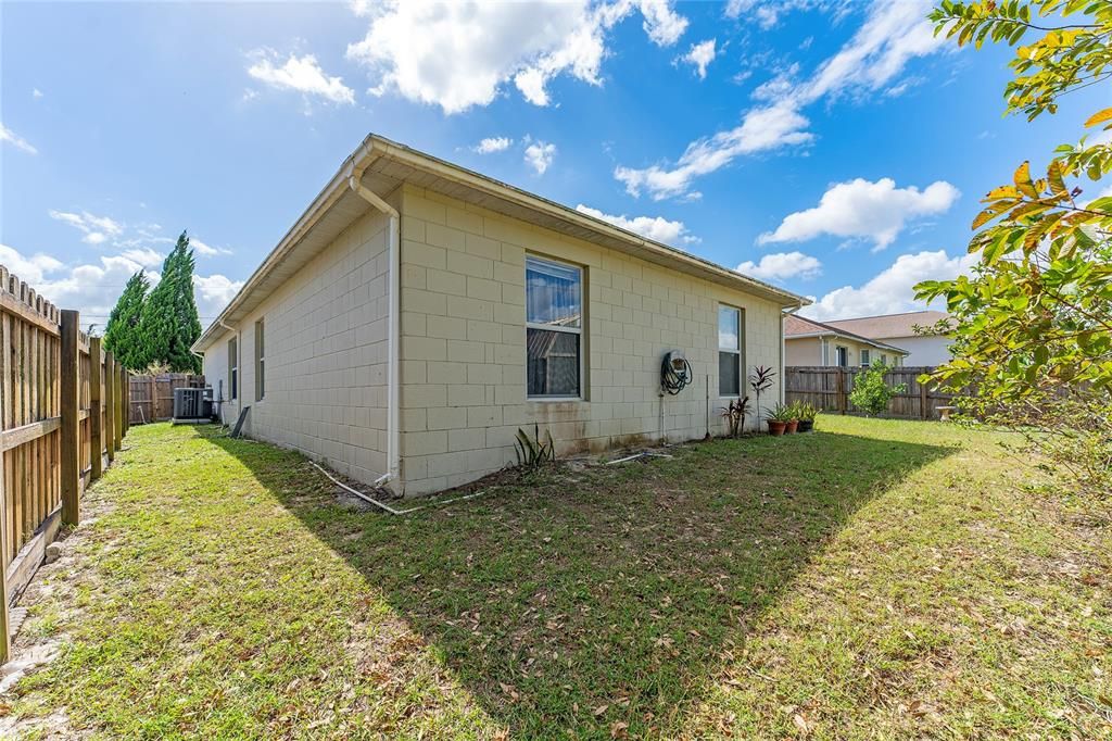 For Sale: $280,000 (4 beds, 2 baths, 1754 Square Feet)