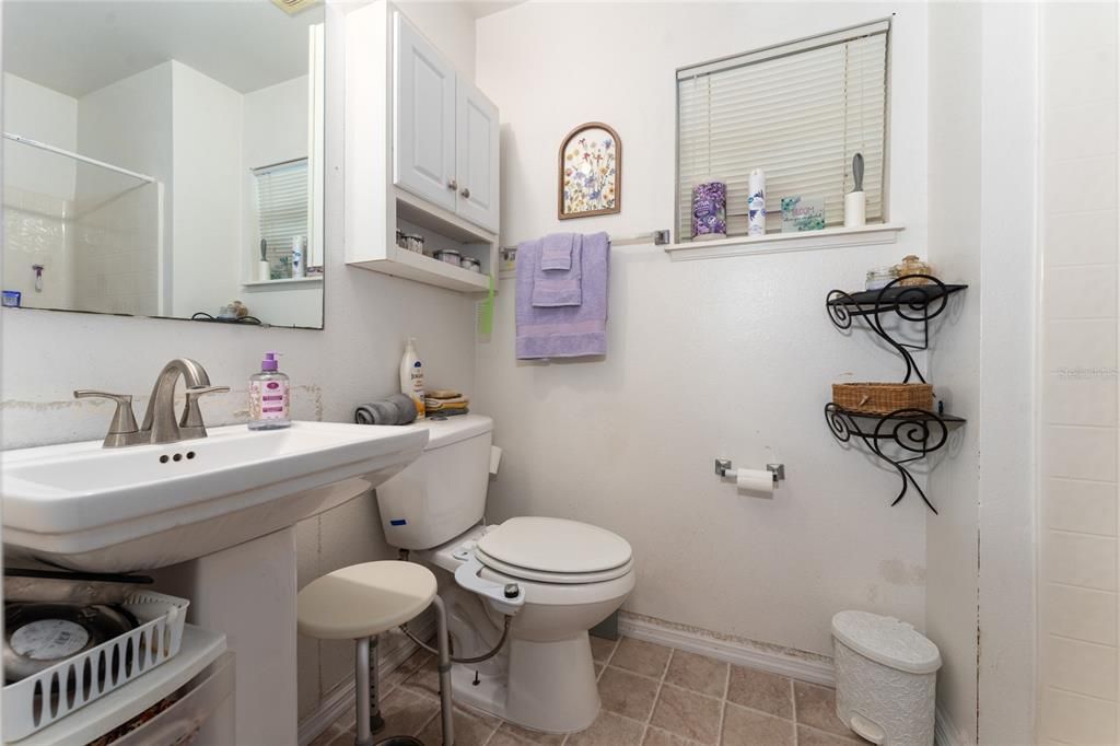 For Sale: $280,000 (4 beds, 2 baths, 1754 Square Feet)