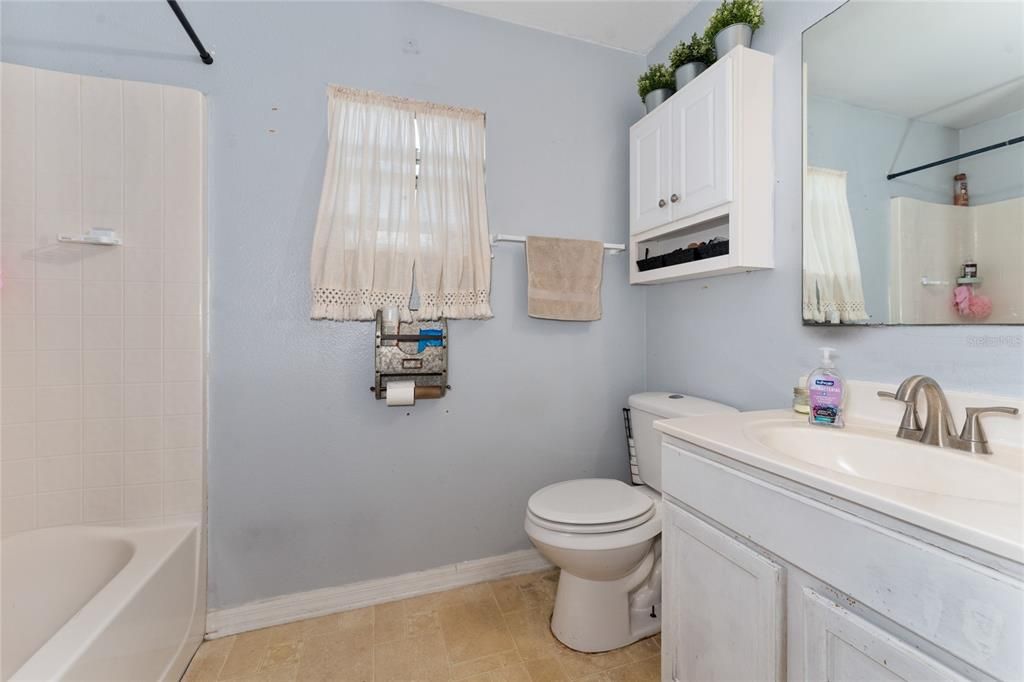 For Sale: $280,000 (4 beds, 2 baths, 1754 Square Feet)