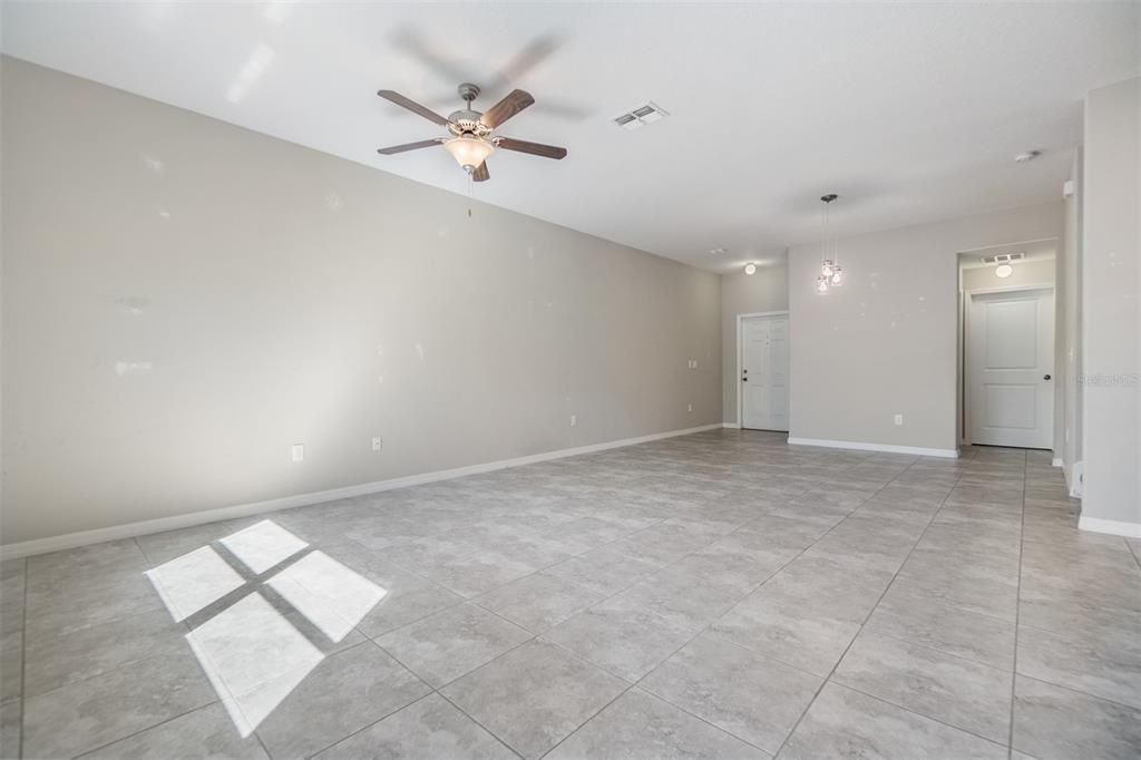 For Sale: $417,000 (4 beds, 2 baths, 2000 Square Feet)