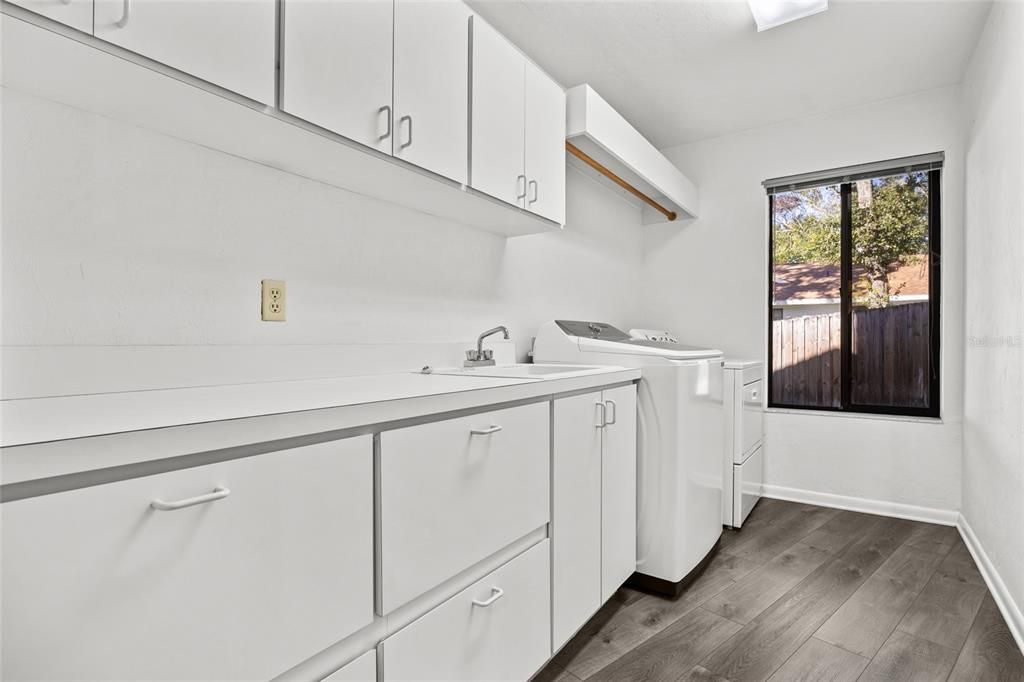 Active With Contract: $525,000 (3 beds, 2 baths, 3066 Square Feet)