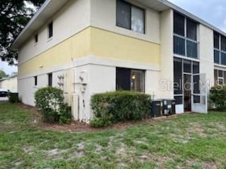 For Sale: $186,900 (2 beds, 2 baths, 1021 Square Feet)