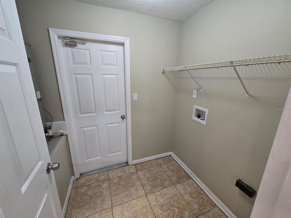 For Sale: $299,900 (3 beds, 2 baths, 1642 Square Feet)