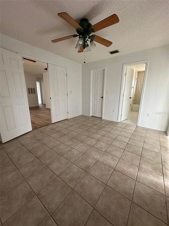 For Rent: $1,600 (3 beds, 2 baths, 1122 Square Feet)