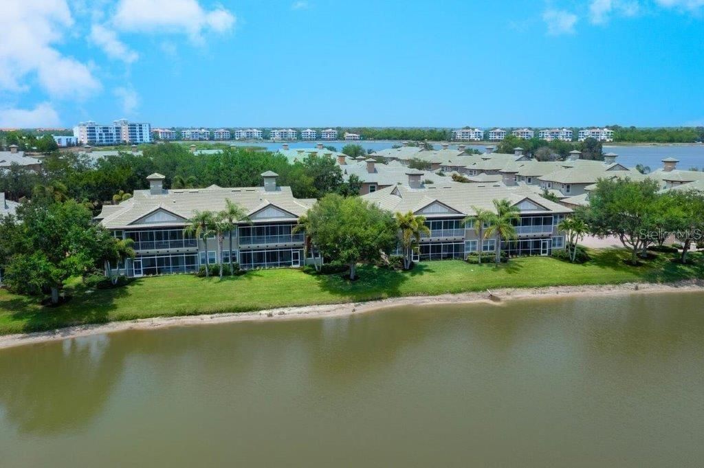 For Sale: $725,000 (3 beds, 2 baths, 1983 Square Feet)