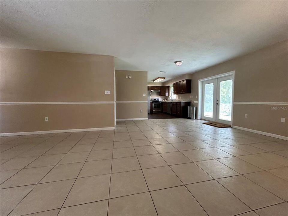 For Sale: $259,900 (3 beds, 2 baths, 1467 Square Feet)