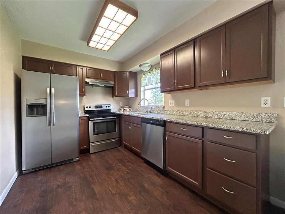 For Sale: $259,900 (3 beds, 2 baths, 1467 Square Feet)