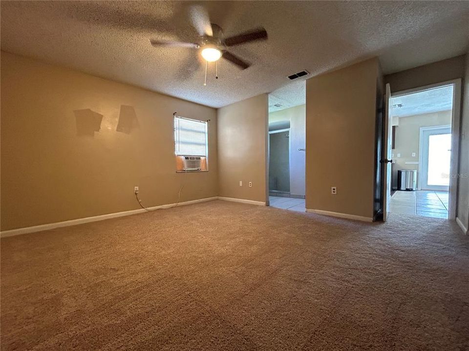 For Sale: $259,900 (3 beds, 2 baths, 1467 Square Feet)