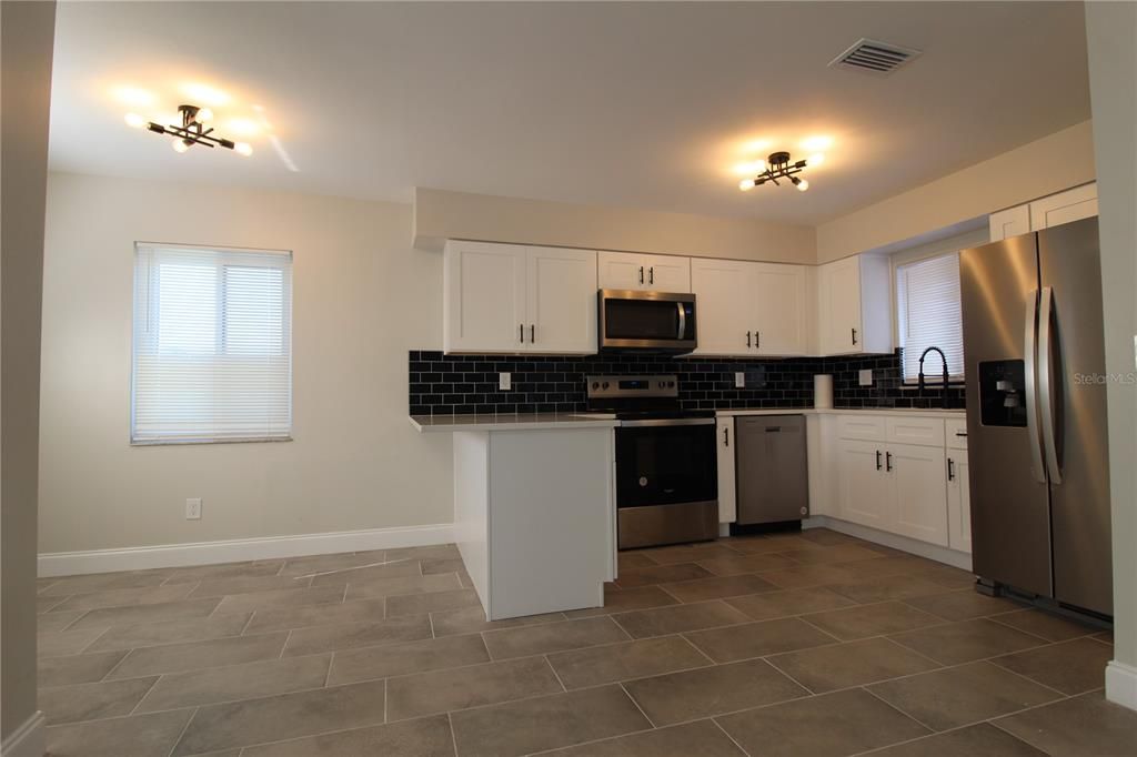 For Sale: $459,900 (3 beds, 2 baths, 1703 Square Feet)