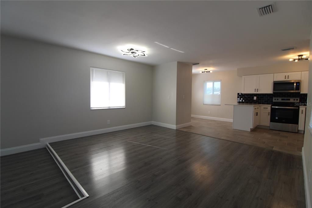 For Sale: $459,900 (3 beds, 2 baths, 1703 Square Feet)