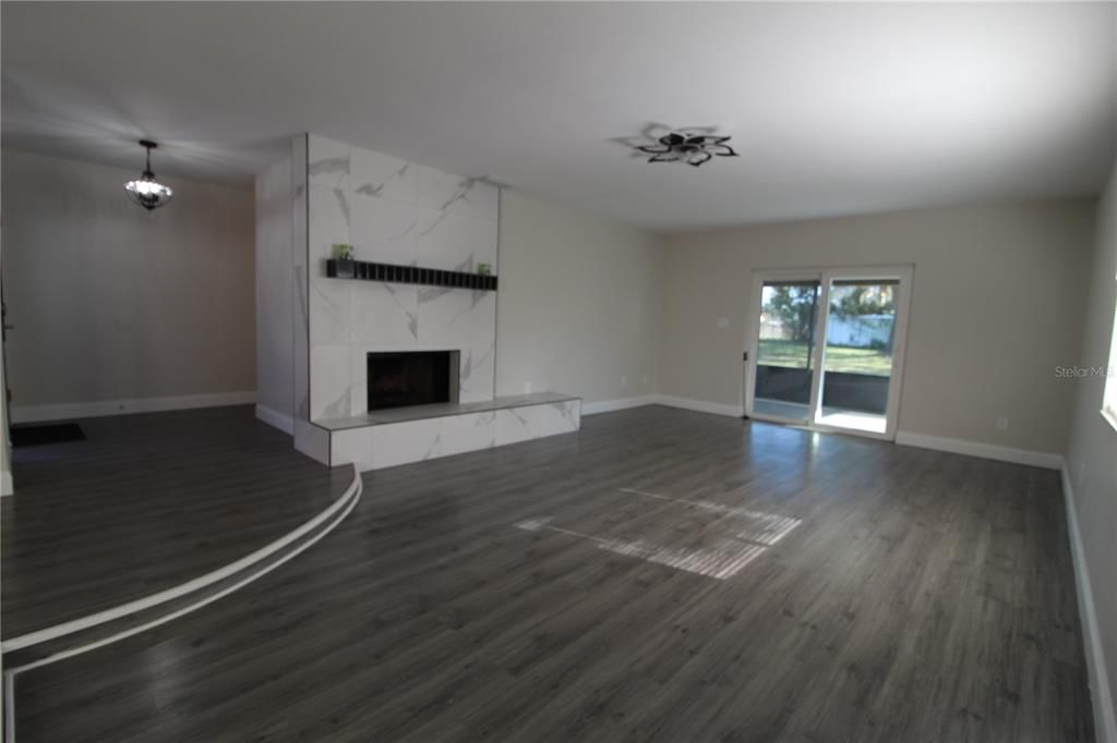 For Sale: $459,900 (3 beds, 2 baths, 1703 Square Feet)