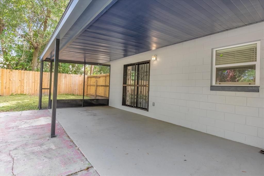 For Sale: $299,000 (3 beds, 2 baths, 996 Square Feet)