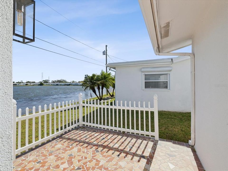 For Sale: $394,900 (2 beds, 2 baths, 1241 Square Feet)